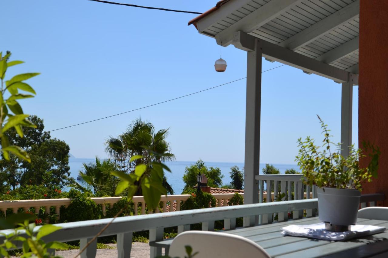 Mihaila Seaside: 2 Bedroom Bungalows Kefalonia Spartià Eksteriør billede
