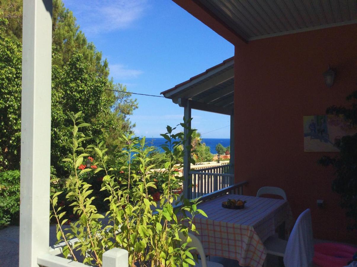 Mihaila Seaside: 2 Bedroom Bungalows Kefalonia Spartià Eksteriør billede